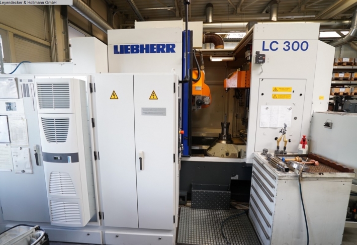 LIEBHERR LC 300