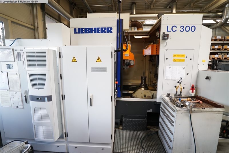 LIEBHERR LC 300