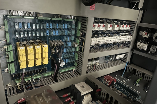 YCM TV2110B - 8