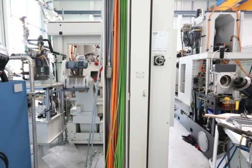 LIEBHERR LC180 - 8