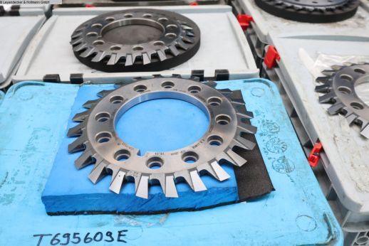 GLEASON-PFAUTER No. 104 CNC - 10